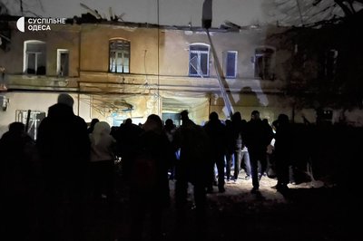 Пошкоджені житлові будинки, крамниці та меблеве підприємство: наслідки вечірньої атаки РФ по Одесі Пошкоджені житлові будинки, крамниці та меблеве підприємство: наслідки вечірньої атаки РФ по Одесі