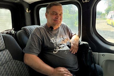 «Надія їх вбиває». Один день з евакуаційниками, які рятують людей і тварин з прифронтової Донеччини «Надія їх вбиває». Один день з евакуаційниками, які рятують людей і тварин з прифронтової Донеччини