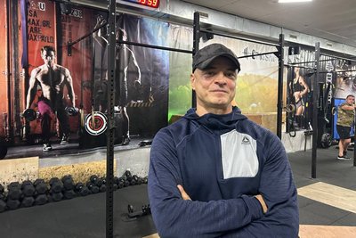 "Спорт гартує тіло і характер", — ветеран з Житомира Андрій Гнатенко про безоплатні заняття кросфітом "Спорт гартує тіло і характер", — ветеран з Житомира Андрій Гнатенко про безоплатні заняття кросфітом