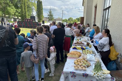 "Відродження одвічної Русави": на Вінниччині на святі фольклору збирали гроші "Відродження одвічної Русави": на Вінниччині на святі фольклору збирали гроші