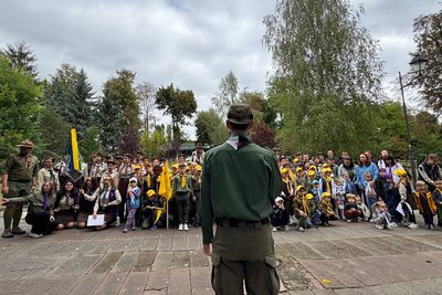 Шикування, посвята, квести та майстерки — у Житомирі відкрили новий пластовий рік Шикування, посвята, квести та майстерки — у Житомирі відкрили новий пластовий рік
