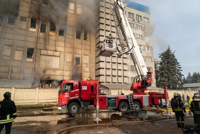 рятувальники гасять пожежу 20 березня харків рятувальники гасять пожежу 20 березня харків