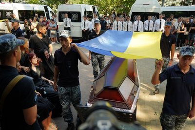 Мати розвідника з Одеси розповіла про смерть сина, нестачу дронів та зберігання тіл військових Мати розвідника з Одеси розповіла про смерть сина, нестачу дронів та зберігання тіл військових