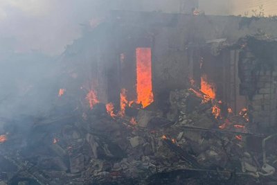 Зруйнований будинок у Печенігах Зруйнований будинок у Печенігах