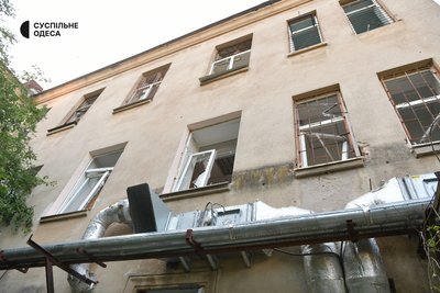 Унаслідок атаки РФ в Одесі пошкоджено пологовий будинок: розповіді породіль і фото наслідків Унаслідок атаки РФ в Одесі пошкоджено пологовий будинок: розповіді породіль і фото наслідків