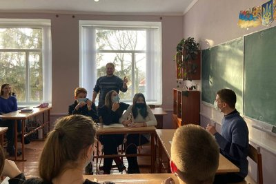 Волонтерить та вчителює: історія Анатолія Савчука з Вінниччини Волонтерить та вчителює: історія Анатолія Савчука з Вінниччини