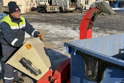 "Мають бути очищені від гірлянд та іграшок": утилізація ялинок в Ужгороді "Мають бути очищені від гірлянд та іграшок": утилізація ялинок в Ужгороді