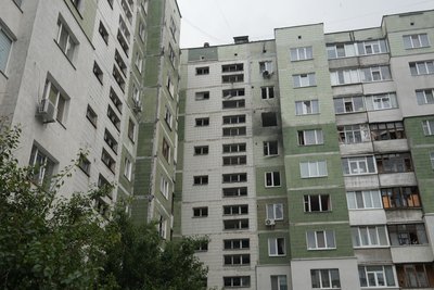 "Вигоріло все". У Сумах російські БпЛА вдарили по “Епіцентру”, будинках і авто "Вигоріло все". У Сумах російські БпЛА вдарили по “Епіцентру”, будинках і авто