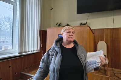 На Житомирщині сесія Новогуйвинської селищної ради не відбулася — не прийшли більше половини депутатів На Житомирщині сесія Новогуйвинської селищної ради не відбулася — не прийшли більше половини депутатів