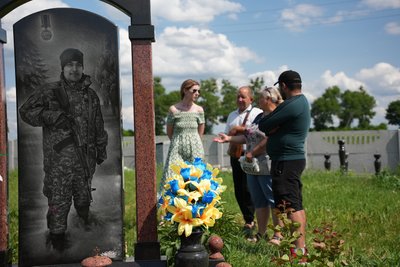 “Родина Литковців — героїчна”: спогади про загиблого під Пісками Степана Литковця “Родина Литковців — героїчна”: спогади про загиблого під Пісками Степана Литковця