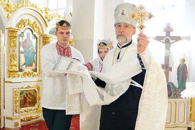 Після Петрового посту стартує сезон вінчань: коли можна брати шлюб у церкві та як підготуватися до таїнства Після Петрового посту стартує сезон вінчань: коли можна брати шлюб у церкві та як підготуватися до таїнства