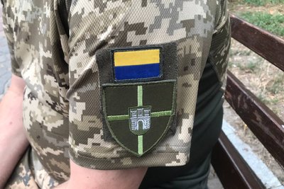 "Я робив свою роботу і не думав, що прилетить": історія військовослужбовця, який після поранення працює в ТЦК "Я робив свою роботу і не думав, що прилетить": історія військовослужбовця, який після поранення працює в ТЦК