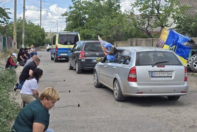 На Миколаївщині попрощались із загиблим захисником Олександром Радченком На Миколаївщині попрощались із загиблим захисником Олександром Радченком