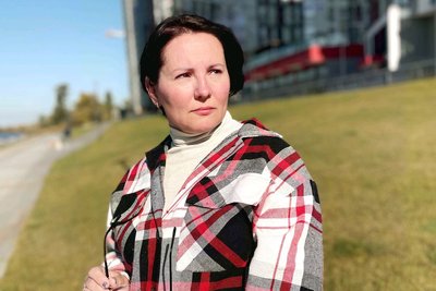 "Є замовлення навіть із США". Вугілля Донеччини у прикрасах та сувенірах переселенки з Мирнограда "Є замовлення навіть із США". Вугілля Донеччини у прикрасах та сувенірах переселенки з Мирнограда