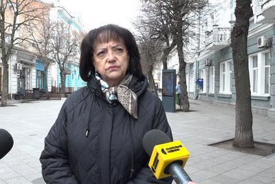 Омлет із темними плямами — у Житомирі в ліцеї №24 перевіряли умови харчування учнів Омлет із темними плямами — у Житомирі в ліцеї №24 перевіряли умови харчування учнів