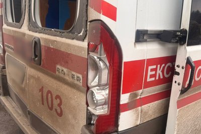 "Ввечері зʼявилися скарги": працівників "швидкої", біля яких впав дрон на Купʼянщині, обстежують "Ввечері зʼявилися скарги": працівників "швидкої", біля яких впав дрон на Купʼянщині, обстежують