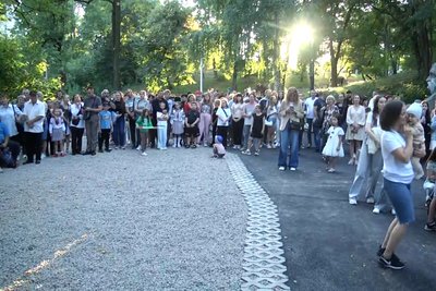 На Житомирщині відкрили скульптурну композицію Кузьмі Скрябіну На Житомирщині відкрили скульптурну композицію Кузьмі Скрябіну