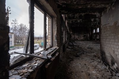 Знищене росіянами крило Плосківського ліцею Знищене росіянами крило Плосківського ліцею