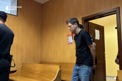 В Одесі суд обирає запобіжний захід підозрюваному у вбивстві 7-річної дівчинки В Одесі суд обирає запобіжний захід підозрюваному у вбивстві 7-річної дівчинки