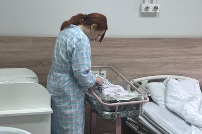 Анна Демерчян з дитиною Мією Анна Демерчян з дитиною Мією