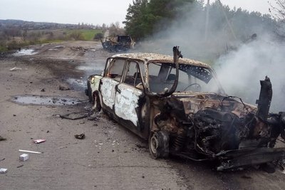 Протитанковий снаряд влучив в автомобіль, водій — у лікарні Протитанковий снаряд влучив в автомобіль, водій — у лікарні