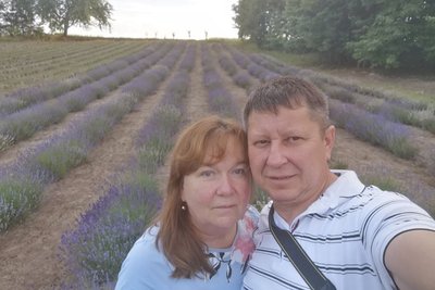 "Прибуток передали ЗСУ": лавандове поле висадило подружжя на заміській території на Рівненщині "Прибуток передали ЗСУ": лавандове поле висадило подружжя на заміській території на Рівненщині