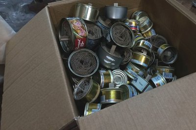 "Сподіваємося, що цей рік буде останній", — волонтери у Житомирі виготовляють окопні свічки "Сподіваємося, що цей рік буде останній", — волонтери у Житомирі виготовляють окопні свічки