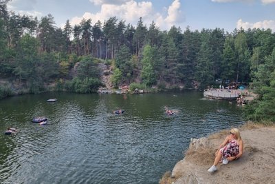 Сезон літніх відпусток: де відпочивають житомиряни та які туристичні локації є популярними в області Сезон літніх відпусток: де відпочивають житомиряни та які туристичні локації є популярними в області