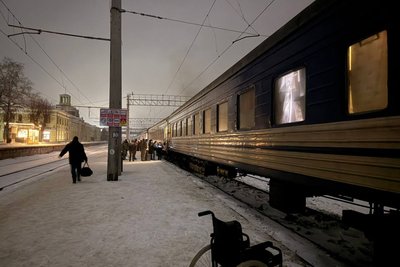 10 вцілілих вагонів поїзда "Барвінкове — Львів, Чоп", по якому завдали удару росіяни на Харківщині, відновили рух 10 вцілілих вагонів поїзда "Барвінкове — Львів, Чоп", по якому завдали удару росіяни на Харківщині, відновили рух