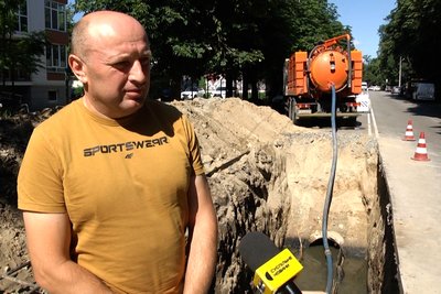 В Житомирі планують завершити ремонтні роботи на дорозі, де провалився каналізаційний колектор В Житомирі планують завершити ремонтні роботи на дорозі, де провалився каналізаційний колектор