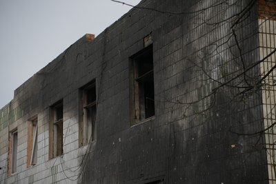 РФ вдарила по складу у Сумах: відомо про травмовану людину РФ вдарила по складу у Сумах: відомо про травмовану людину