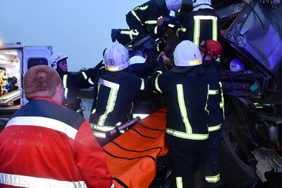 Рятувальники допомогли водію, який потрапив у ДТП на Миколаївщині Рятувальники допомогли водію, який потрапив у ДТП на Миколаївщині