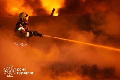 РФ атакувала Одещину: через пожежу перевірили якість повітря РФ атакувала Одещину: через пожежу перевірили якість повітря