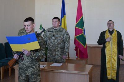 Торік понад 400 людей пішли служити в Житомирський прикордонний загін Торік понад 400 людей пішли служити в Житомирський прикордонний загін
