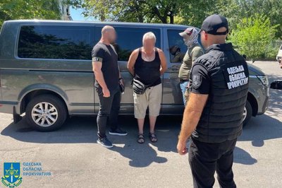 В Одесі затримали чоловіка, який коригував ракетні удари по місту — СБУ В Одесі затримали чоловіка, який коригував ракетні удари по місту — СБУ