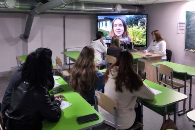 Жителі Берестинської громади пишуть Радіодиктант в укритті Жителі Берестинської громади пишуть Радіодиктант в укритті