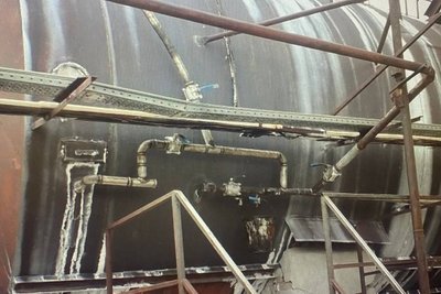 Ємність з хімічною речовиною на підприємстві в Чугуївському районі Ємність з хімічною речовиною на підприємстві в Чугуївському районі