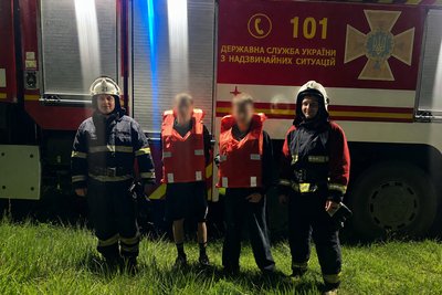 На Кіровоградщині рятувальники допомогли двом підліткам дістатися берега На Кіровоградщині рятувальники допомогли двом підліткам дістатися берега