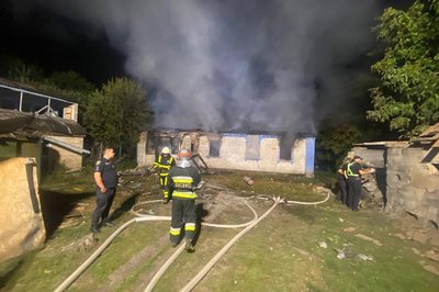 Пошкоджені приватні будинки та кладовище: наслідки нічного обстрілу Київщини Пошкоджені приватні будинки та кладовище: наслідки нічного обстрілу Київщини