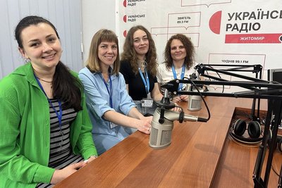Від освітніх потреб дітей до пошуку роботи для батьків: у 5 школах Житомирщини запровадили пілотний проєкт Від освітніх потреб дітей до пошуку роботи для батьків: у 5 школах Житомирщини запровадили пілотний проєкт