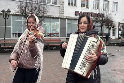 У Хусті відбувся благодійний парад Миколайчиків У Хусті відбувся благодійний парад Миколайчиків