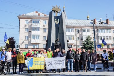 "Шануймо пам'ять захисників України" — у Житомирі зустріли всеукраїнський ветеранський велопробіг "Шануймо пам'ять захисників України" — у Житомирі зустріли всеукраїнський ветеранський велопробіг