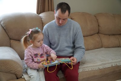 Виховують восьмеро дітей: як на Дніпропетровщині живуть діти-сироти в дитячому будинку сімейного типу Виховують восьмеро дітей: як на Дніпропетровщині живуть діти-сироти в дитячому будинку сімейного типу