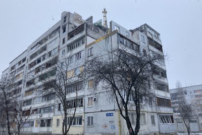 Пошкоджений будинок на Північній Салтівці Пошкоджений будинок на Північній Салтівці