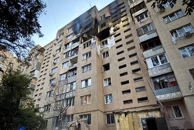 Російська атака пошкодила девʼятиповерхівку в Одесі: є постраждалі, серед них — діти Російська атака пошкодила девʼятиповерхівку в Одесі: є постраждалі, серед них — діти