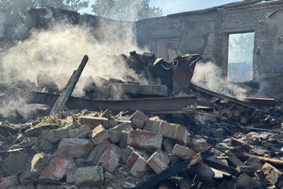 "Накрила собою сина, хлопчик не вижив". Очевидці розповіли про атаку на Великий Бобрик "Накрила собою сина, хлопчик не вижив". Очевидці розповіли про атаку на Великий Бобрик