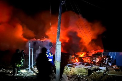 Пожежа на місці влучання російського БпЛА у Золочеві, 18 березня 2026 року Пожежа на місці влучання російського БпЛА у Золочеві, 18 березня 2026 року