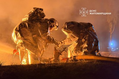 Армія РФ атакувала Житомирщину: пошкоджені промислові об'єкти та складські приміщення Армія РФ атакувала Житомирщину: пошкоджені промислові об'єкти та складські приміщення