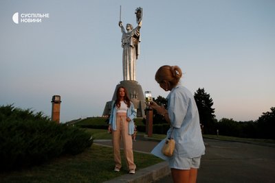 Встановлення тризуба на монумент "Батьківщина-мати" перенесли Встановлення тризуба на монумент "Батьківщина-мати" перенесли