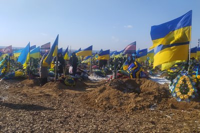 У Харкові поховали нацгвардійця та бойового медика У Харкові поховали нацгвардійця та бойового медика
